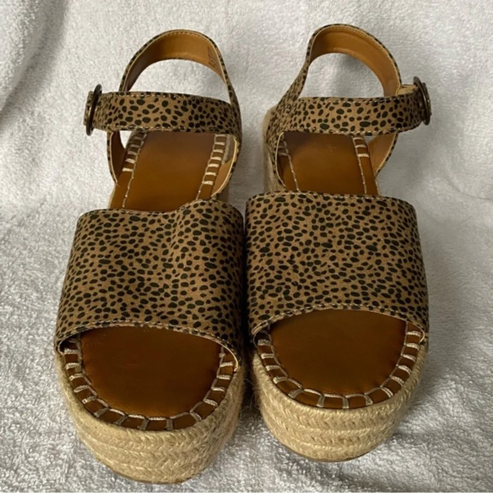 Heels Platforms Shoes Women’s Size‎ 8.5 Open Toe Buckle Leaped Printed